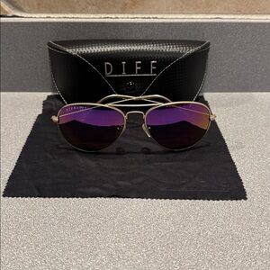 DIFF Aviator Sunglasses